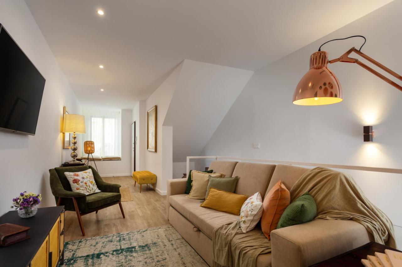Stupendo- Two Rooms, Patio With Refreshing Pond-Center-Air Conditioning-Free Park Лісабон Екстер'єр фото