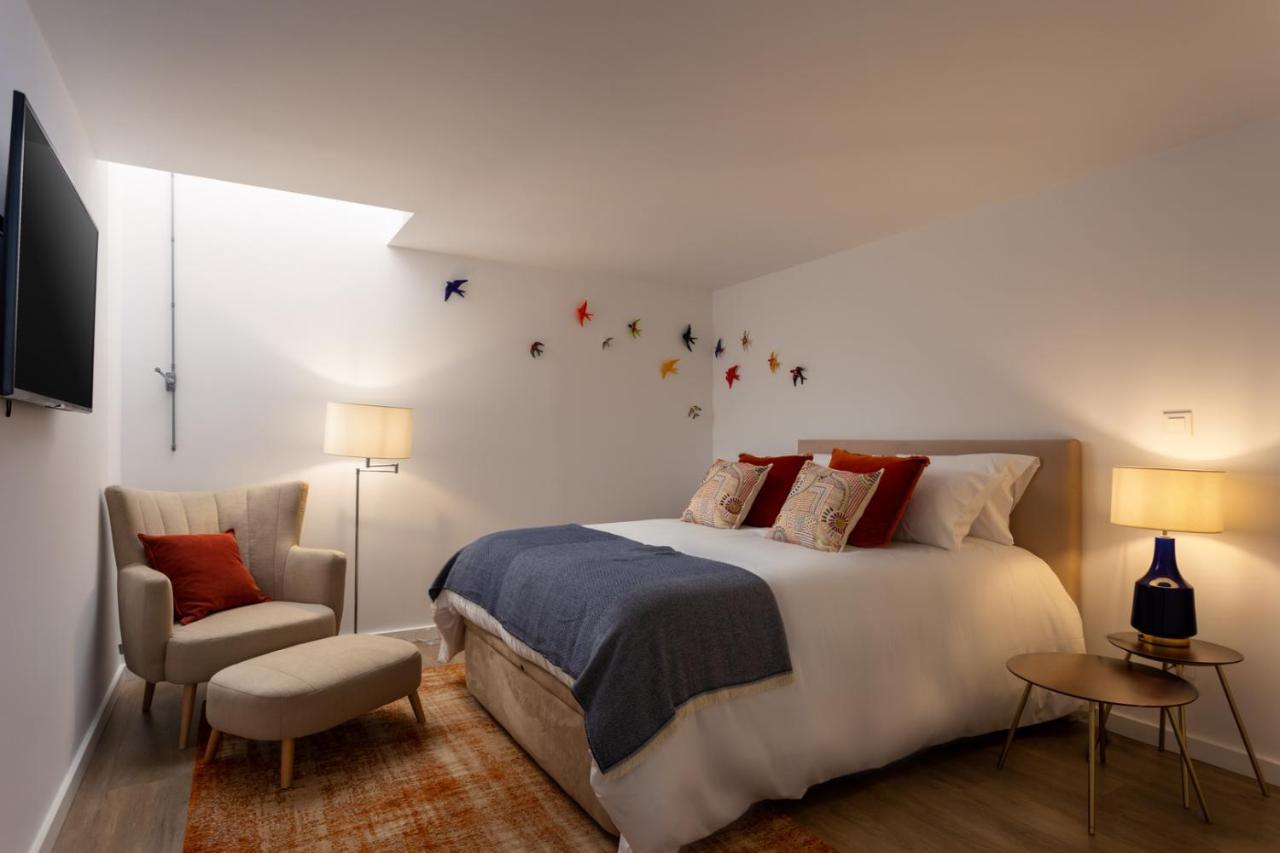 Stupendo- Two Rooms, Patio With Refreshing Pond-Center-Air Conditioning-Free Park Лісабон Екстер'єр фото